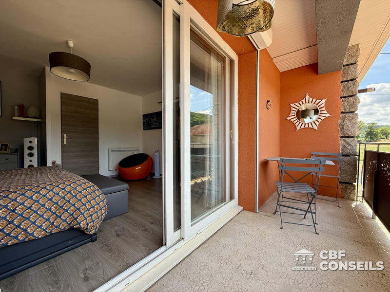 Maison - 270 m² - 9 pièces