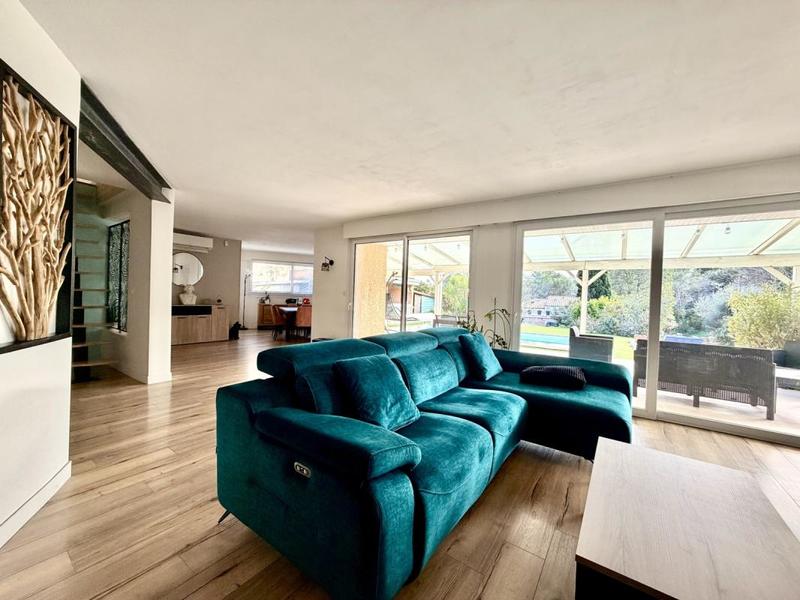 Villa - 200 m² - 7 pièces