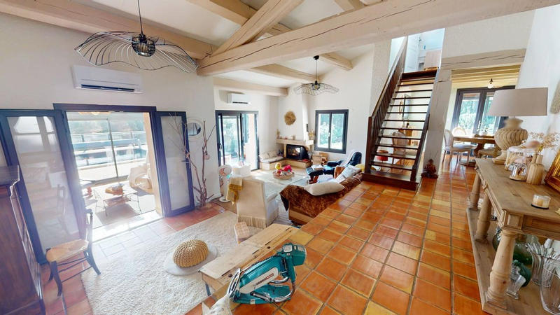 Maison - 183 m² - 7 pièces