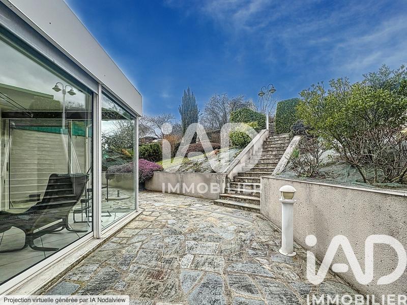 Maison - 226 m² - 8 pièces