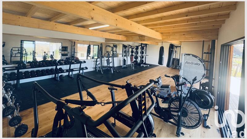 Maison - 370 m² - 7 pièces