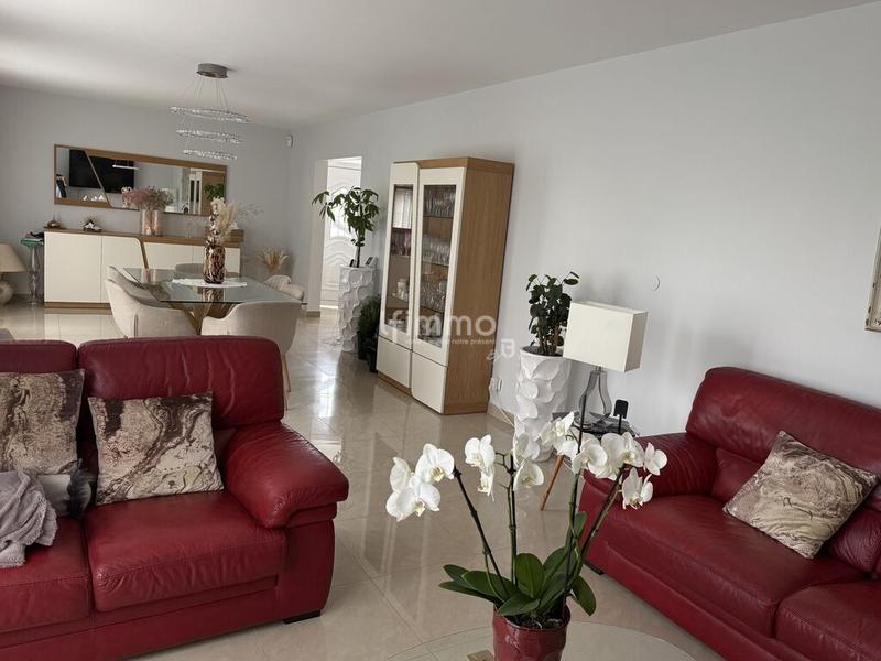 Maison - 177 m² - 8 pièces