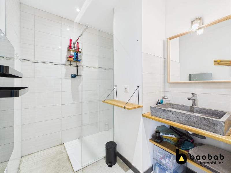 Maison - 320 m² - 12 pièces