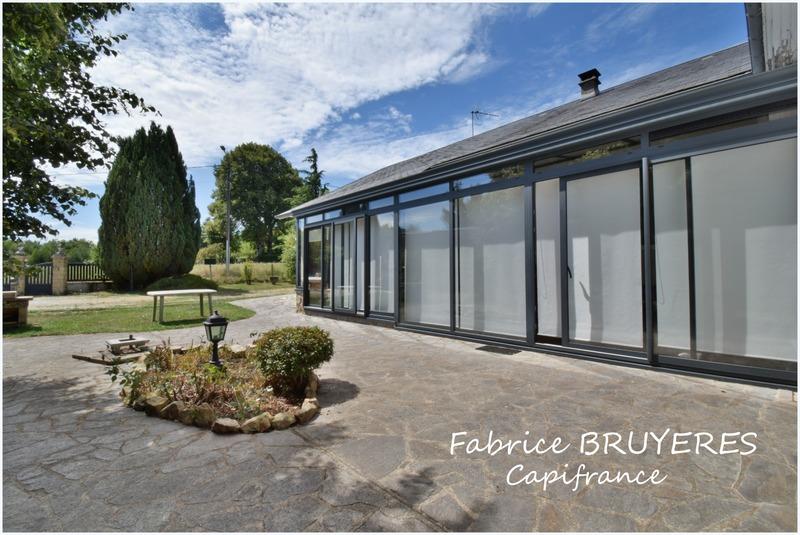 Maison - 247 m² - 8 pièces