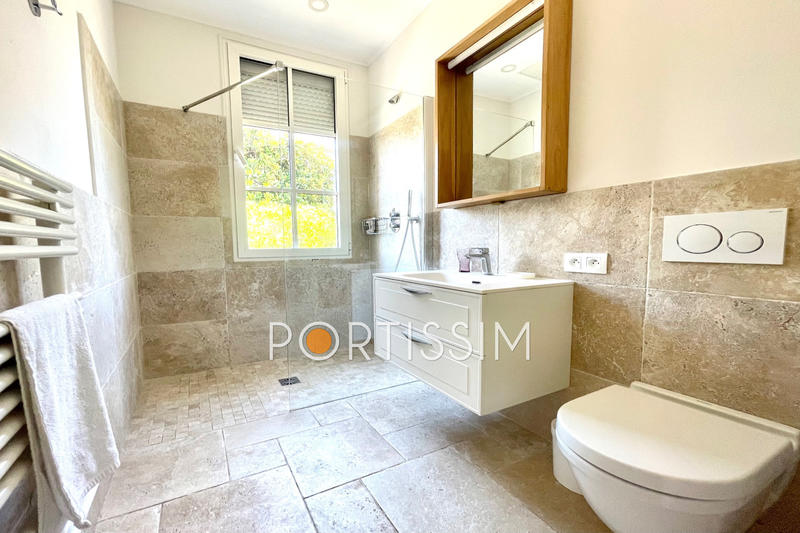 Villa - 220 m² - 11 pièces