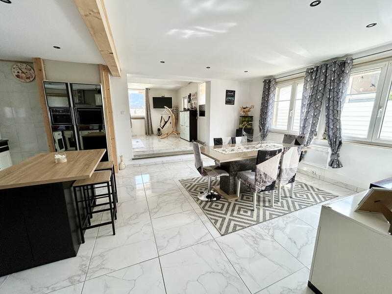 Maison - 85 m² - 5 pièces