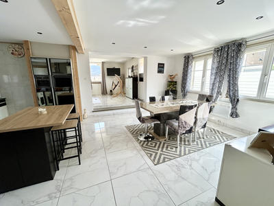 Maison - 85 m² - 5 pièces