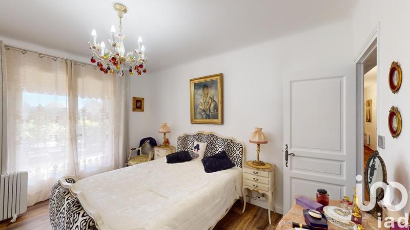 Maison - 270 m² - 9 pièces