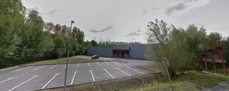 Local commercial - 2 268 m² - 3 pièces