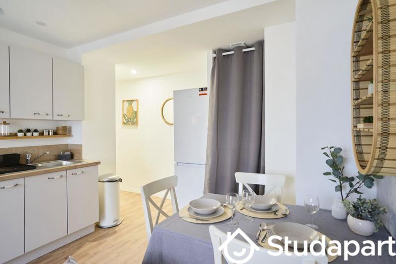 Chambre - 12 m² - 1 pièce