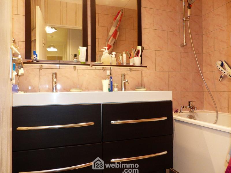 Appartement - 99 m² - 5 pièces