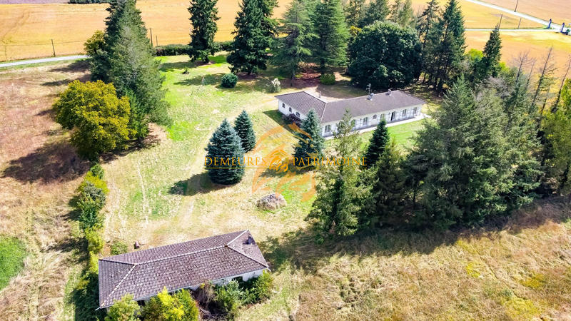 Maison - 243 m² - 8 pièces