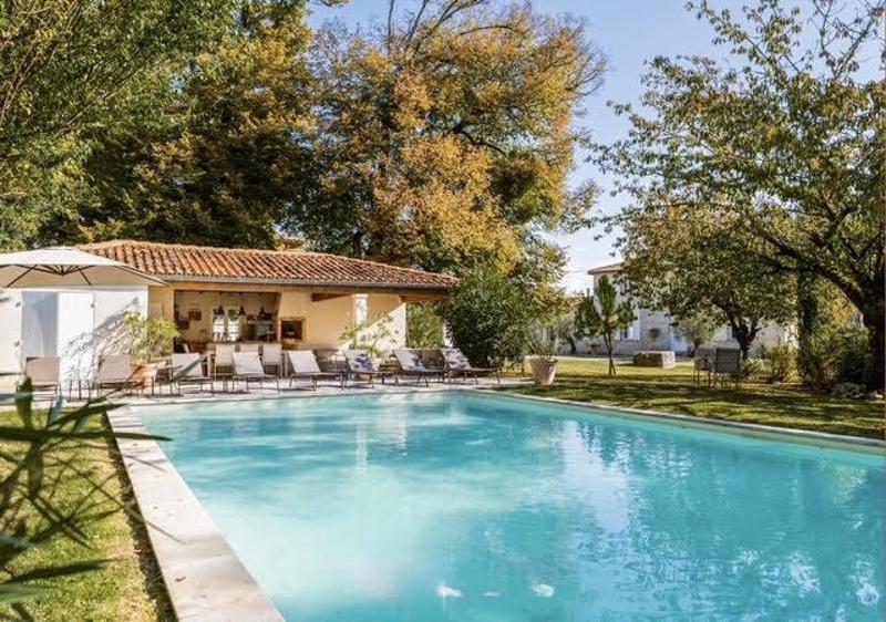 Maison - 400 m² - 11 pièces