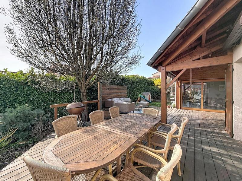 Villa - 180 m² - 6 pièces