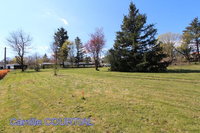 Terrain constructible - 1 180 m²