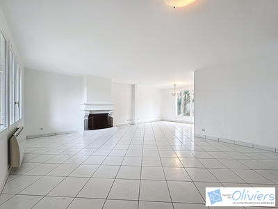 Maison - 159 m² - 7 pièces