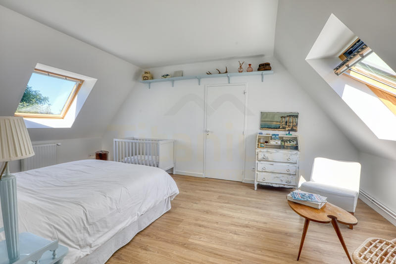 Maison - 185 m² - 7 pièces