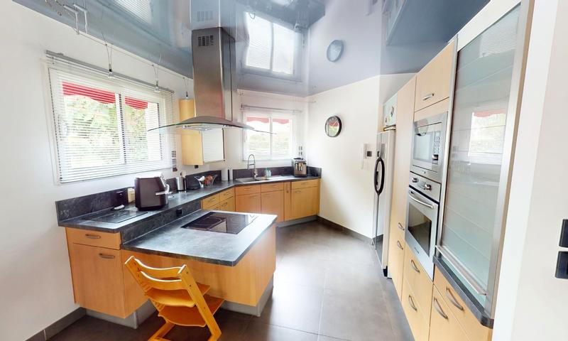 Maison contemporaine - 222 m² - 8 pièces