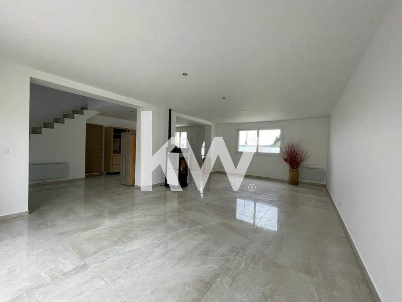 Maison traditionnelle - 165 m² - 6 pièces