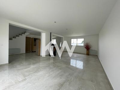 Maison traditionnelle - 165 m² - 6 pièces