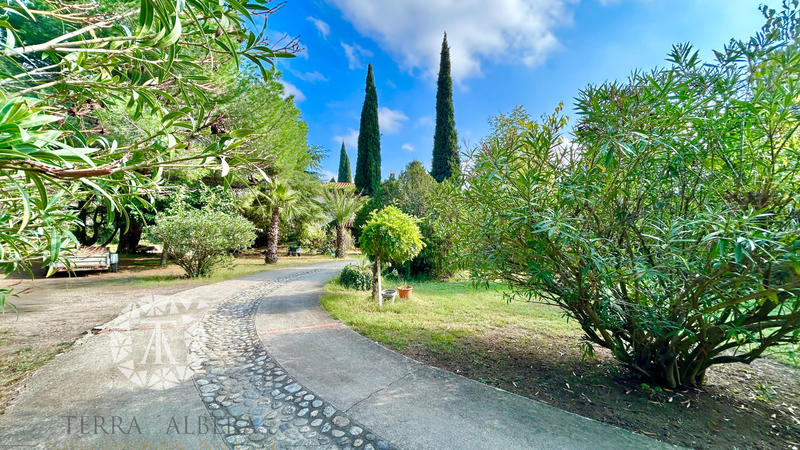 Villa - 164 m² - 7 pièces