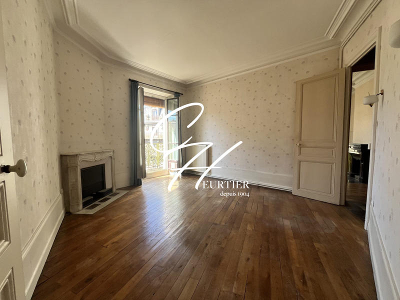 Appartement - 142 m² - 6 pièces