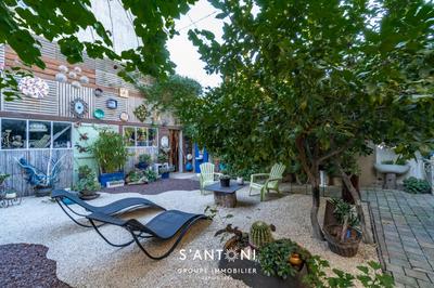 Maison - 201 m² - 7 pièces