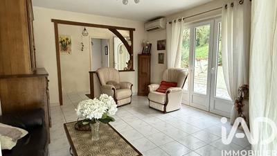 Maison - 90 m² - 5 pièces