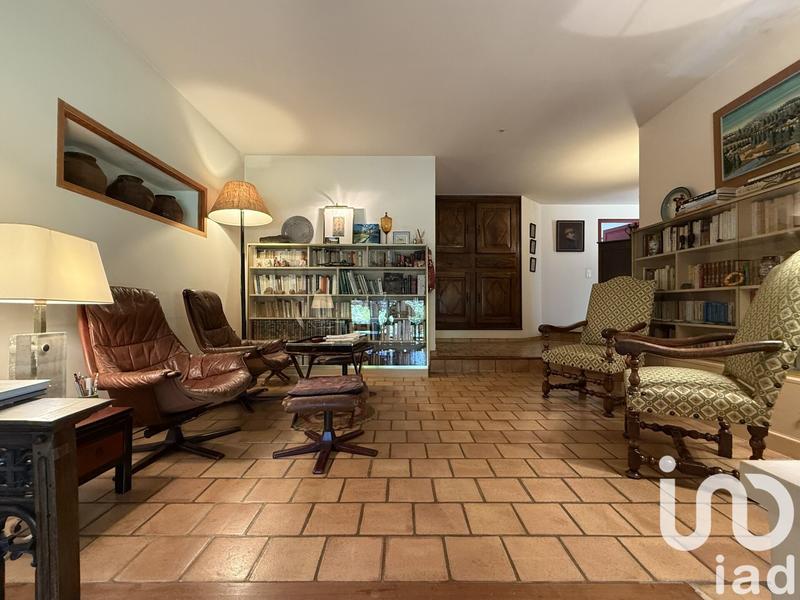 Maison - 201 m² - 8 pièces