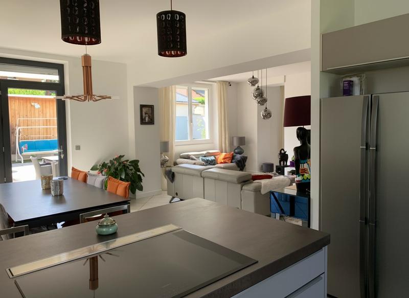 Villa - 238 m² - 8 pièces