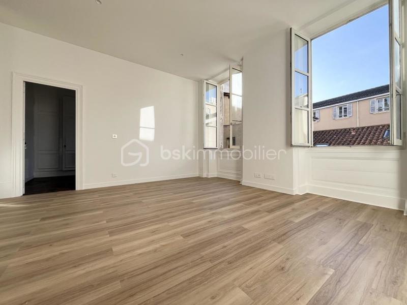 Appartement bourgeois - 86 m² - 3 pièces