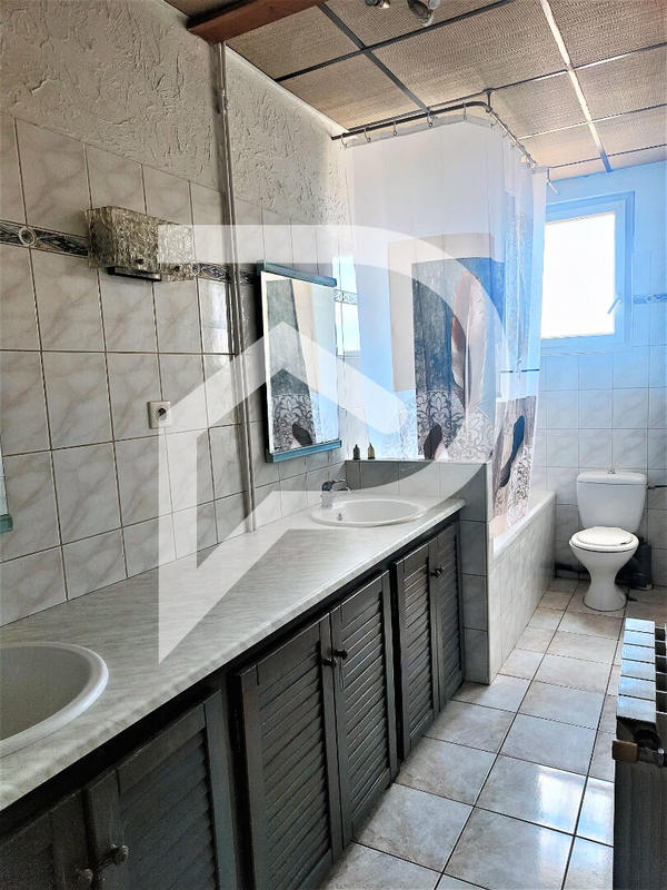 Appartement - 82 m² - 4 pièces