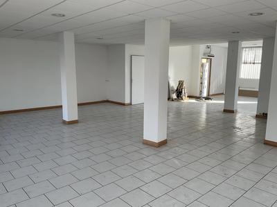 Local commercial - 150 m² - 1 pièce