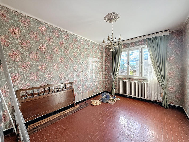 Maison - 222 m² - 10 pièces