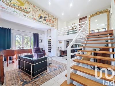 Maison de maîtres - 200 m² - 9 pièces