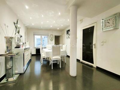 Maison - 371 m² - 7 pièces