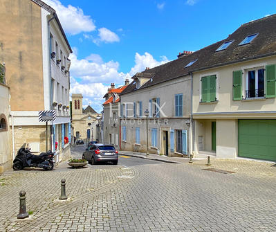 Immeuble - 242 m² - 9 pièces