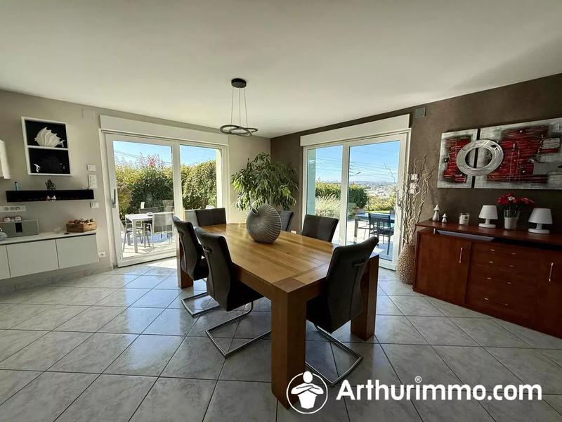 Maison - 151 m² - 6 pièces