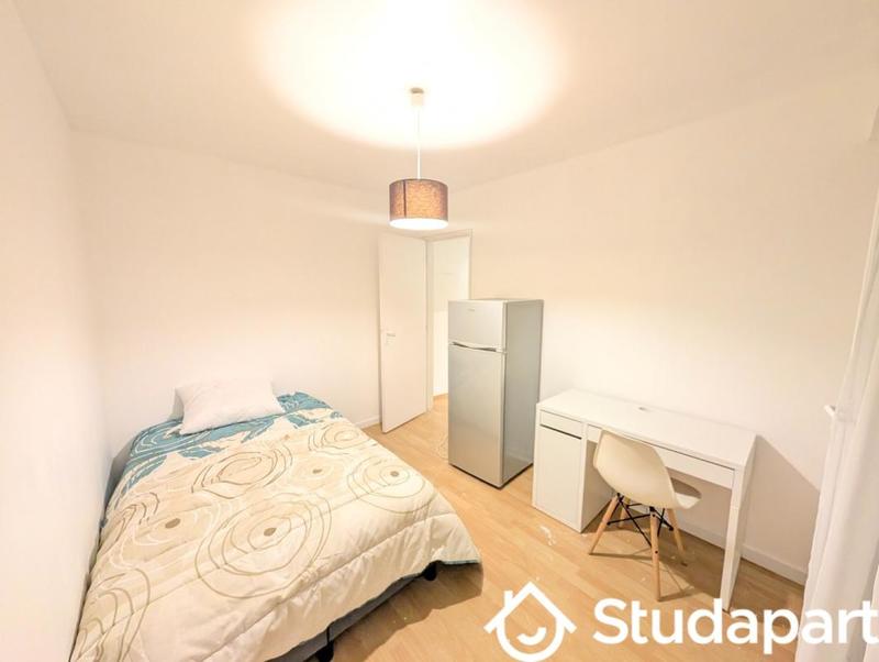 Chambre - 97 m² - 1 pièce