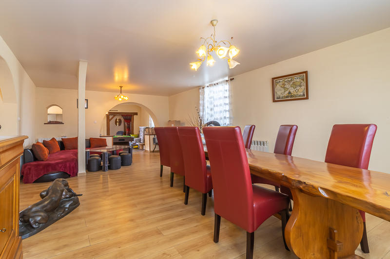 Maison - 138 m² - 7 pièces