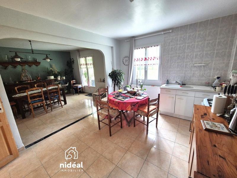 Maison - 228 m² - 9 pièces