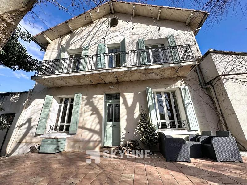 Maison - 197 m² - 9 pièces