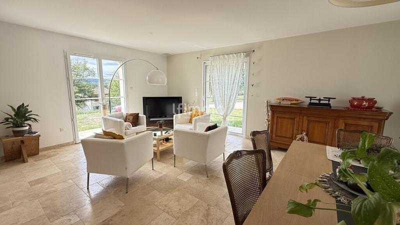 Maison - 140 m² - 6 pièces