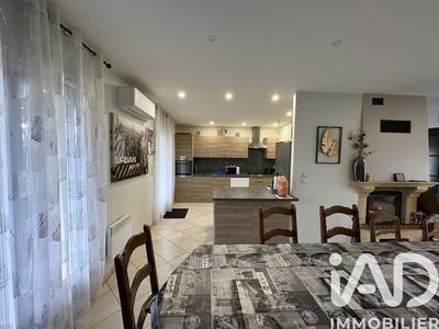 Maison - 90 m² - 5 pièces