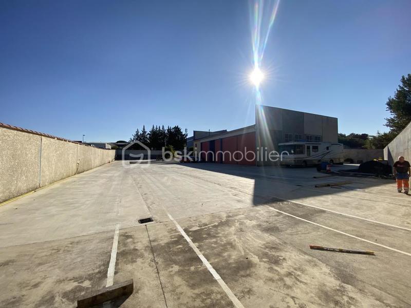 Entrepôt - 158 m² - 8 pièces