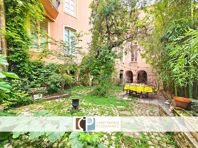 Appartement - 190 m² - 7 pièces