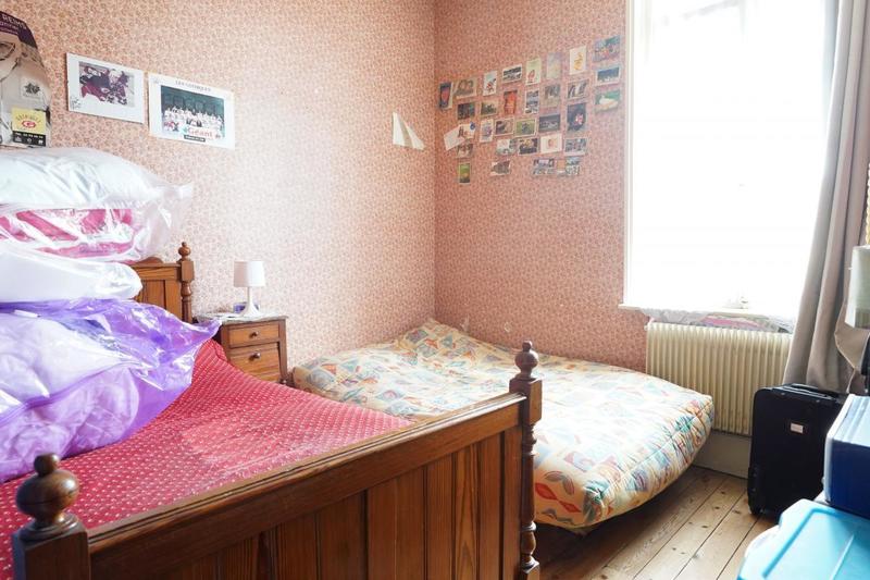 Maison - 99 m² - 5 pièces