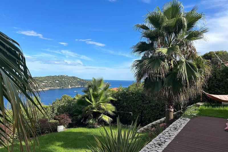 Villa - 300 m² - 6 pièces