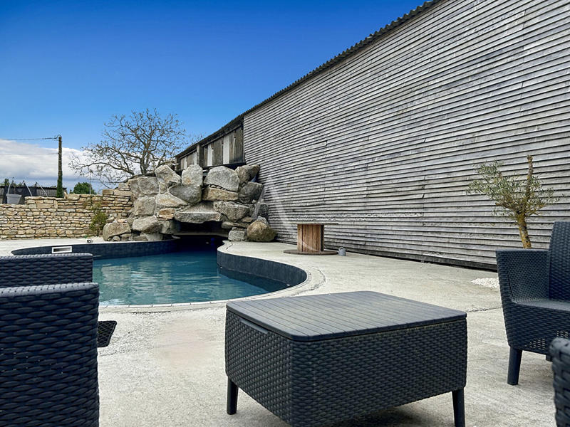 Maison - 242 m² - 5 pièces