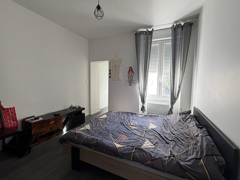 Immeuble - 180 m² - 9 pièces